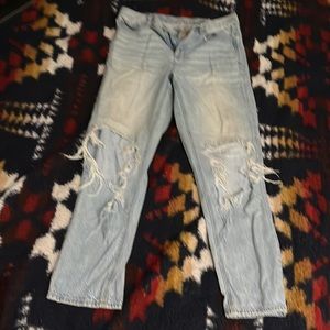 American eagle white washed ripped jeans, size 6.